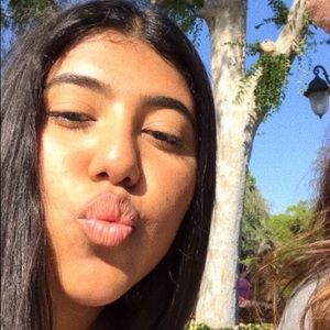 Meet your Posher, Vanessa